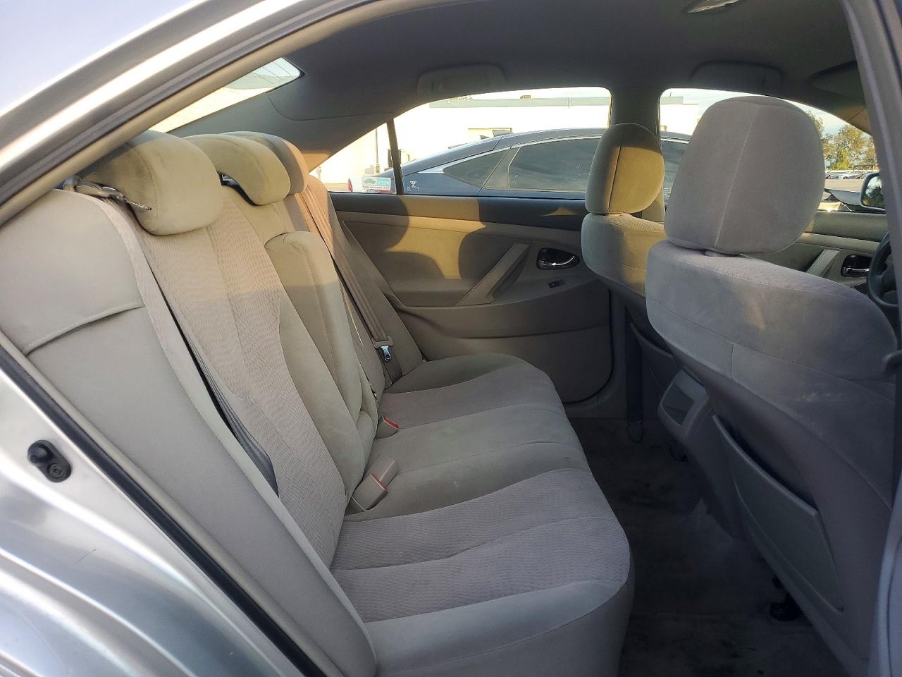 2010 TOYOTA CAMRY BASE photo 10