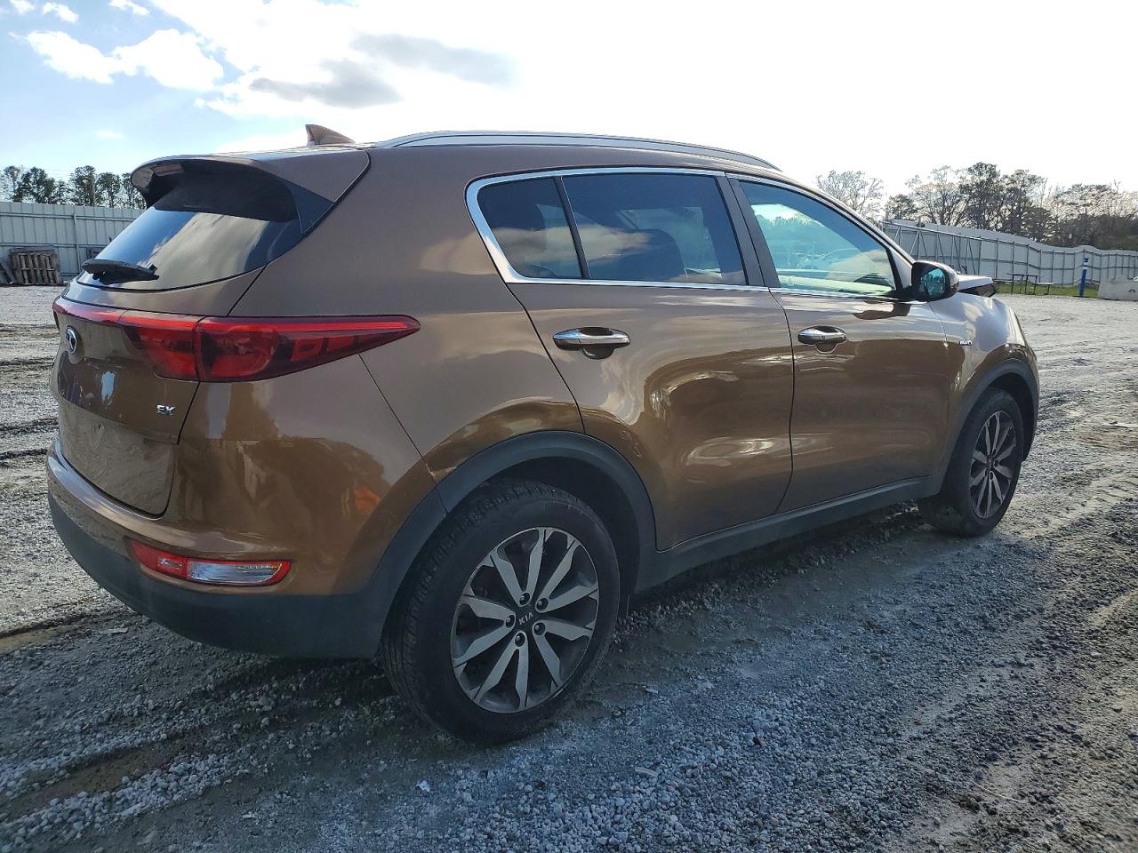 2017 KIA SPORTAGE EX photo 3