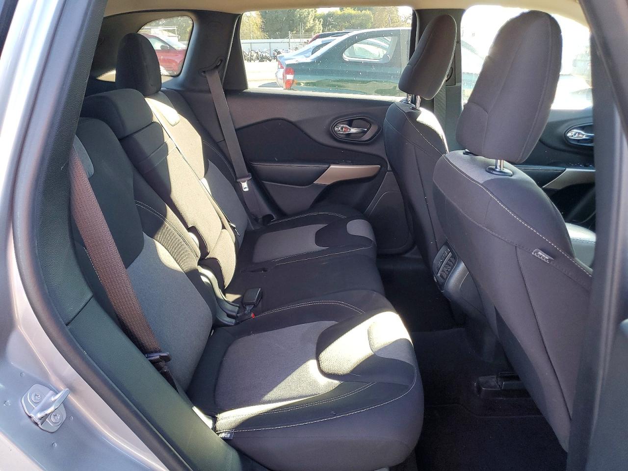 2018 JEEP CHEROKEE LATITUDE photo 11
