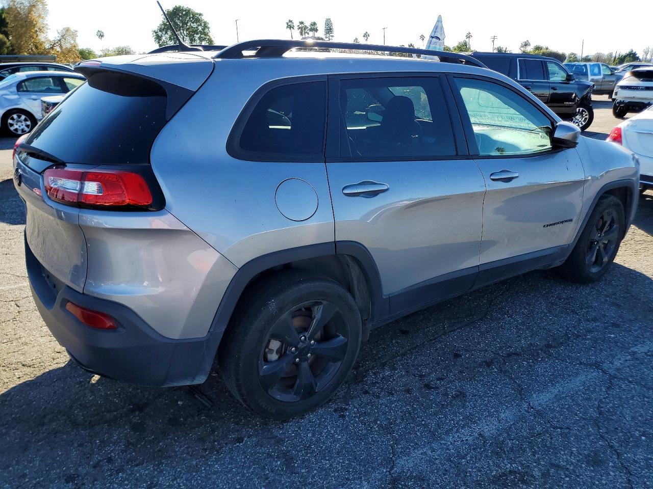 2018 JEEP CHEROKEE LATITUDE photo 3