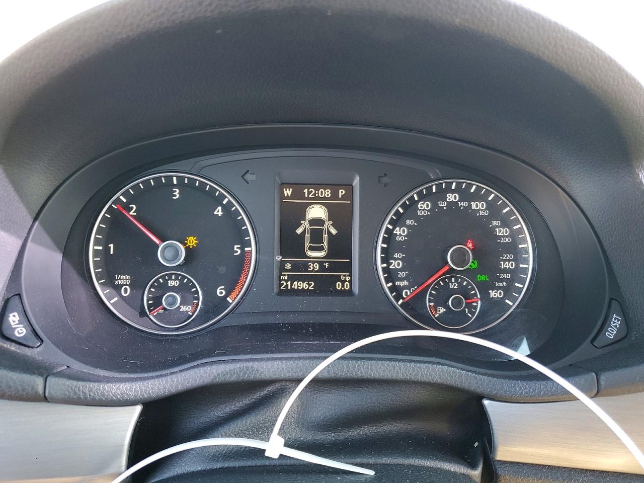 2015 VOLKSWAGEN PASSAT SE photo 9