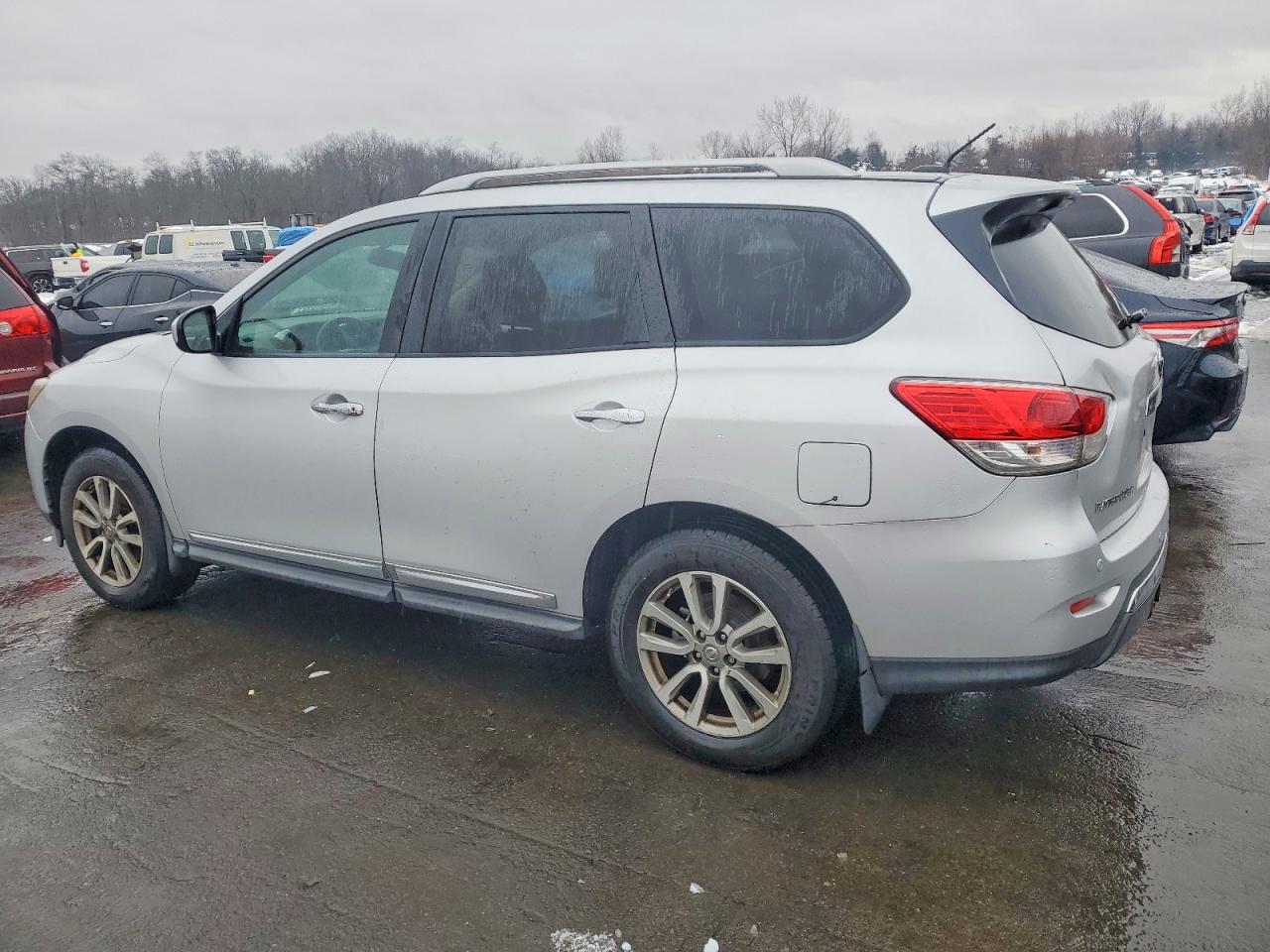 2013 NISSAN PATHFINDER S photo 2