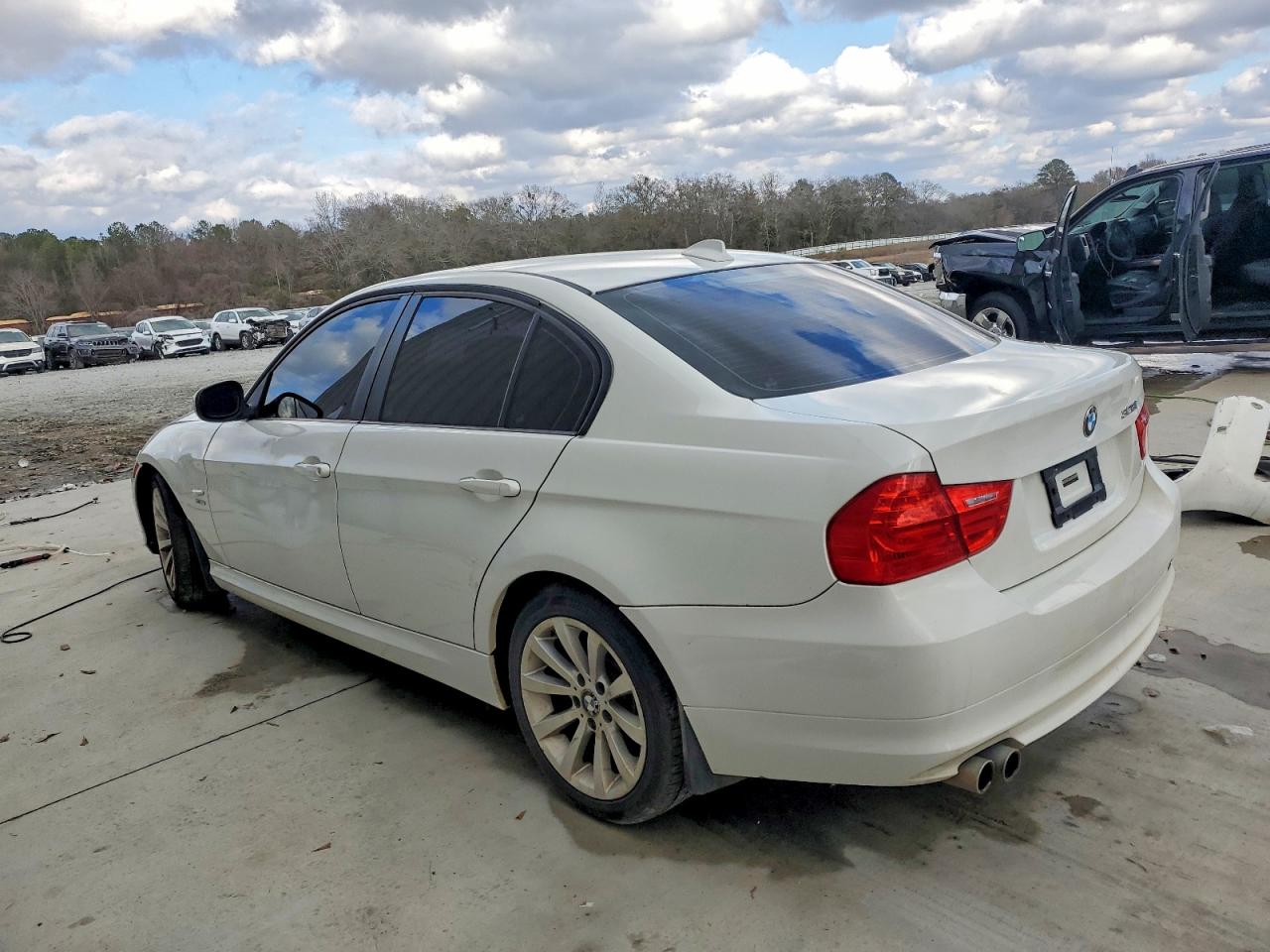 2011 BMW 328 XI SULEV photo 2