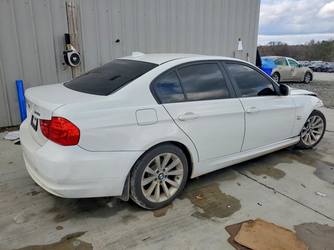 2011 BMW 328 XI SULEV photo 3