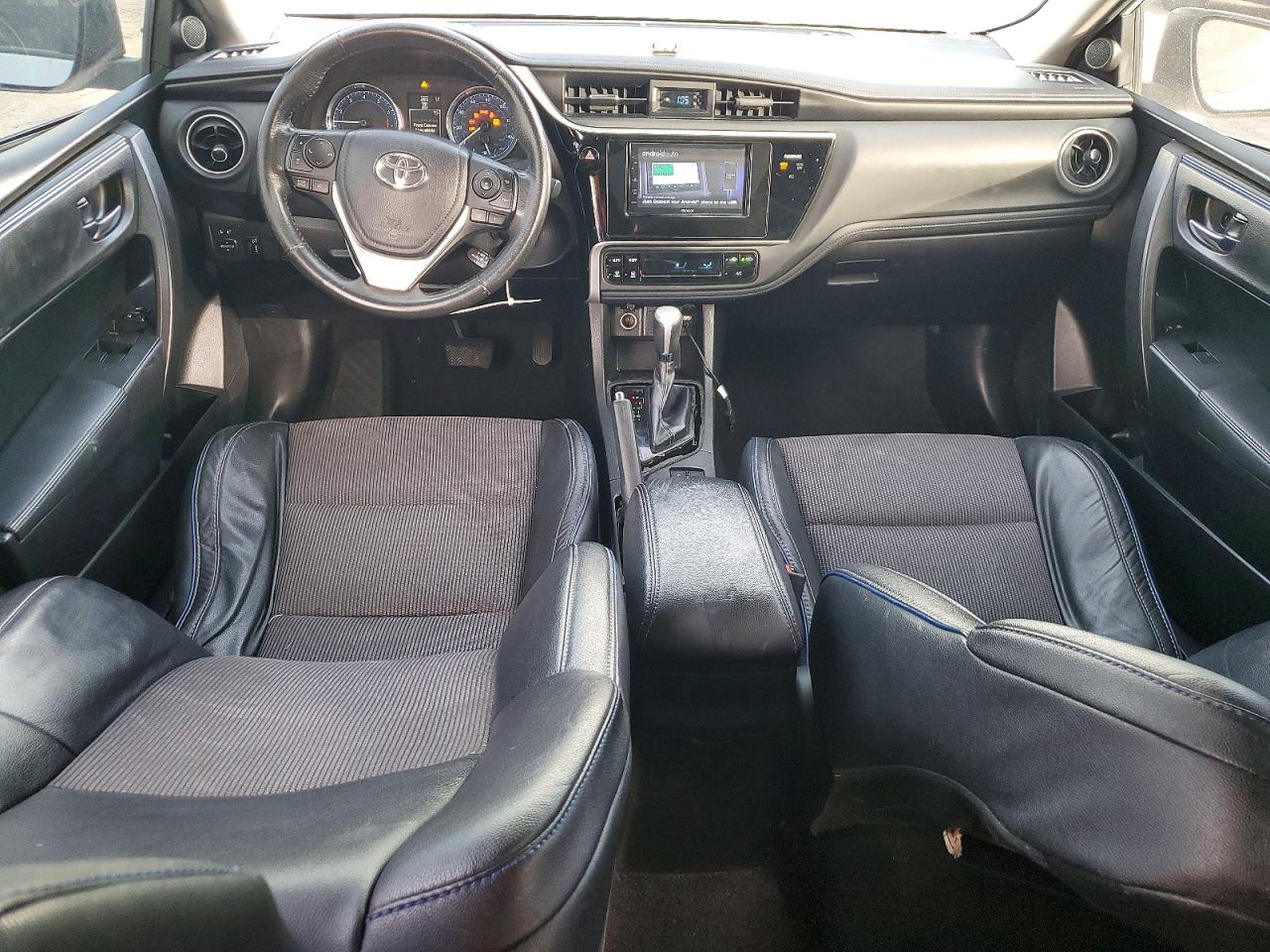 2017 TOYOTA COROLLA L photo 8