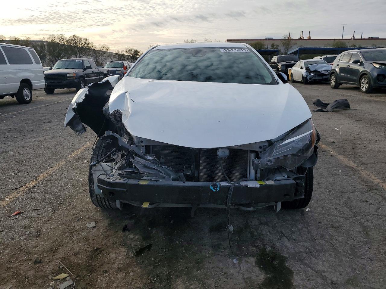 2017 TOYOTA COROLLA L photo 5