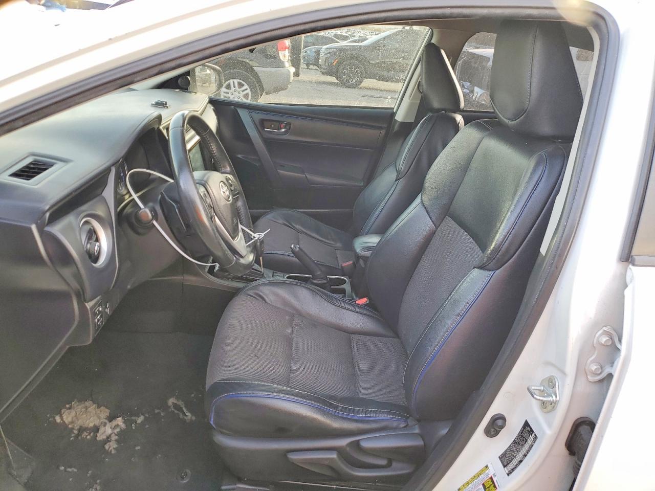 2017 TOYOTA COROLLA L photo 7