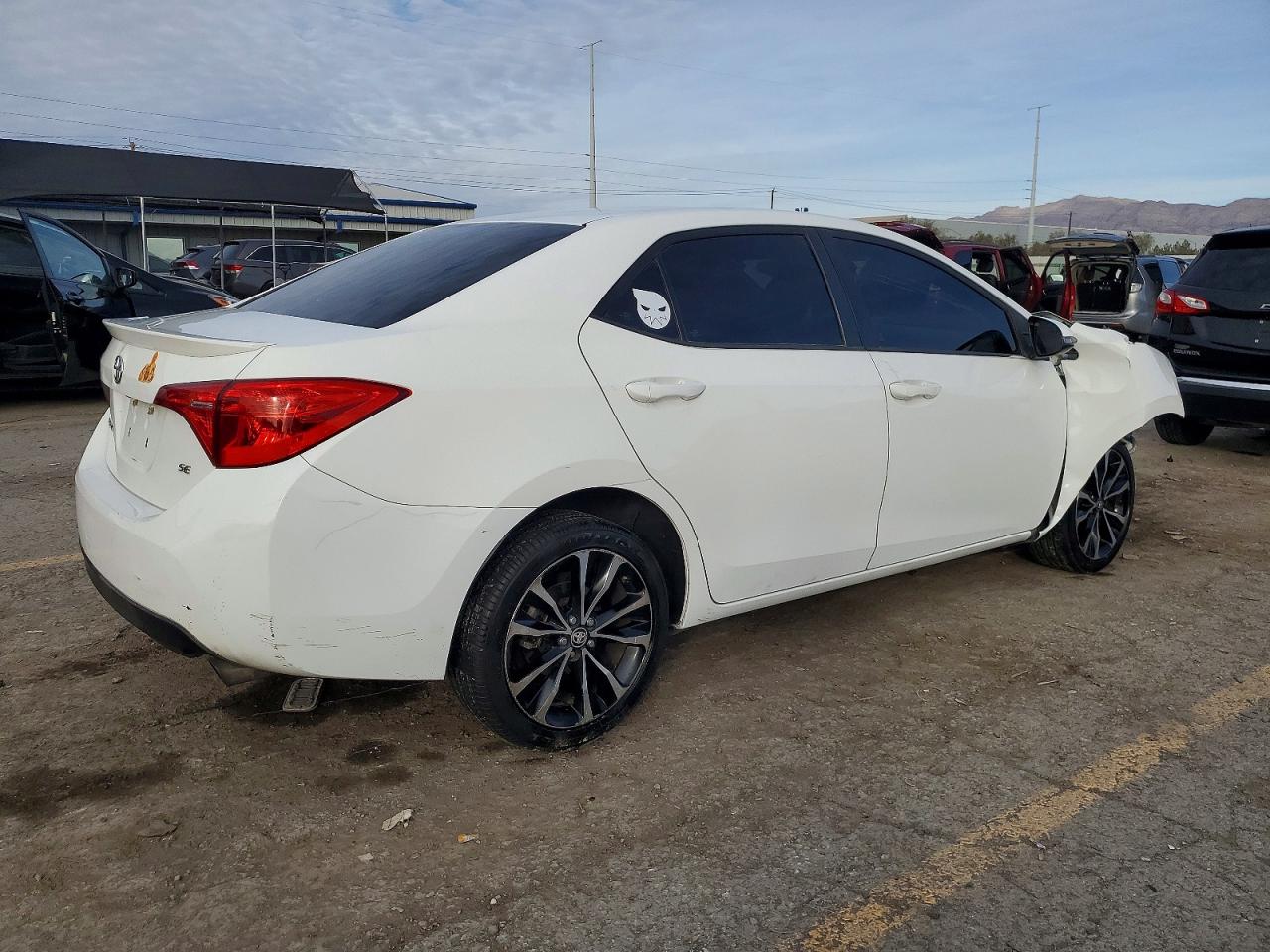 2017 TOYOTA COROLLA L photo 3