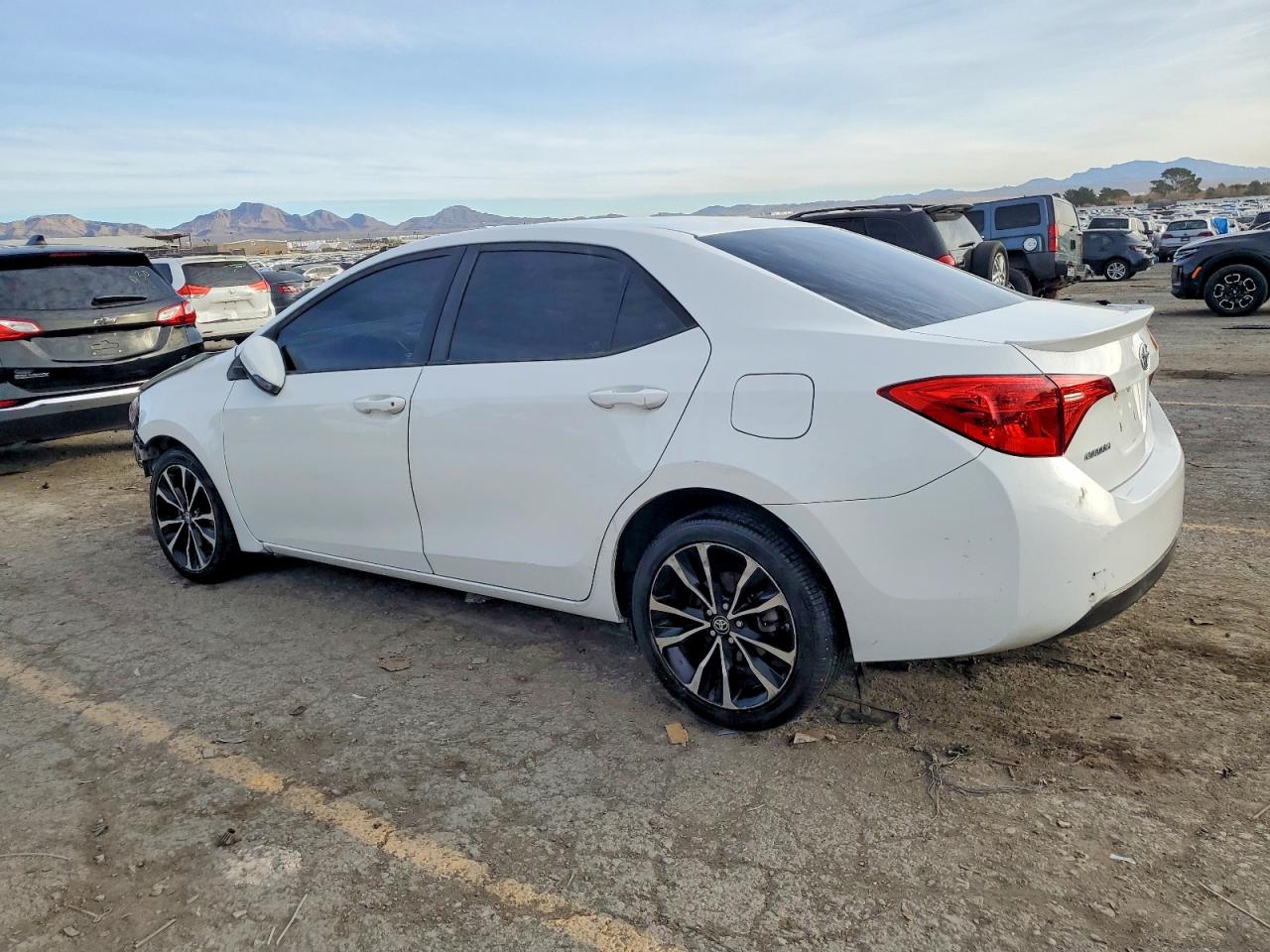 2017 TOYOTA COROLLA L photo 2
