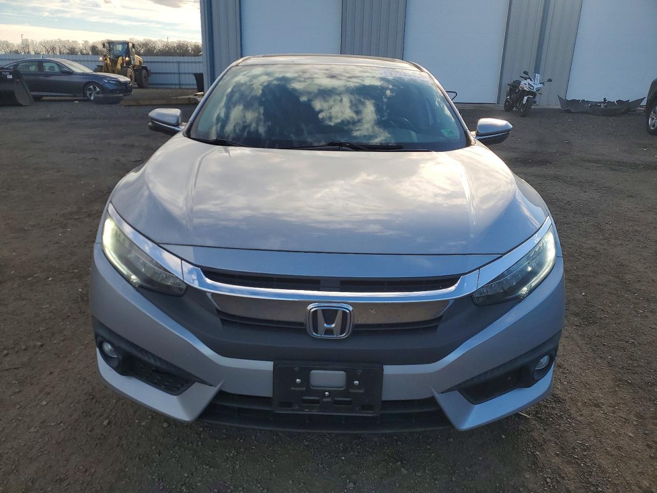 2017 HONDA CIVIC TOURING photo 5