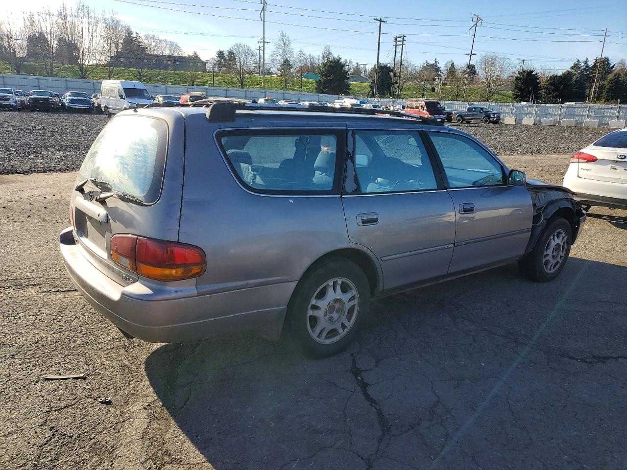 1996 TOYOTA CAMRY LE photo 5