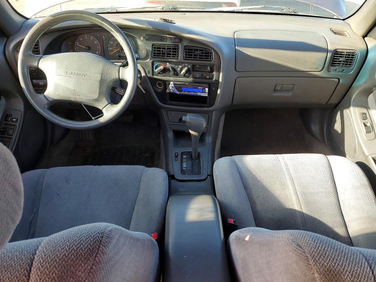 1996 TOYOTA CAMRY LE photo 15