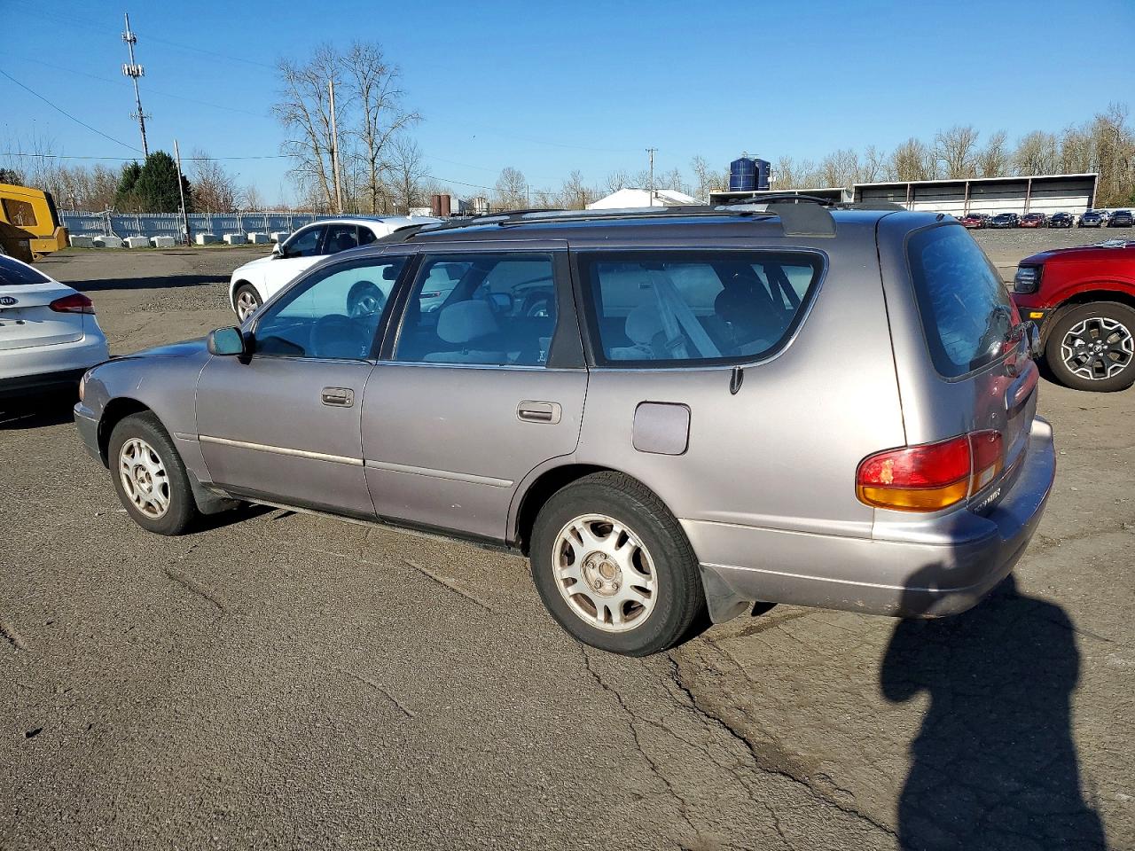 1996 TOYOTA CAMRY LE photo 3