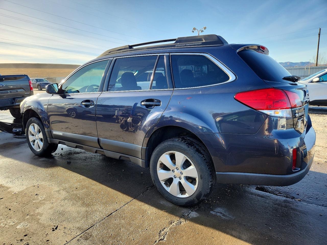 2010 SUBARU OUTBACK 2.5I PREMIUM photo 2