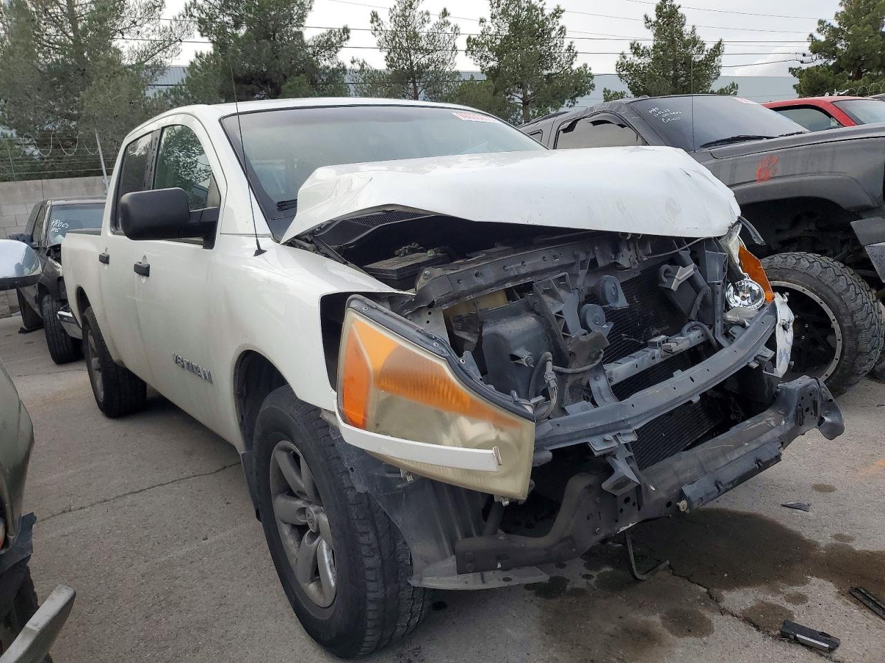 2012 NISSAN TITAN S photo 4