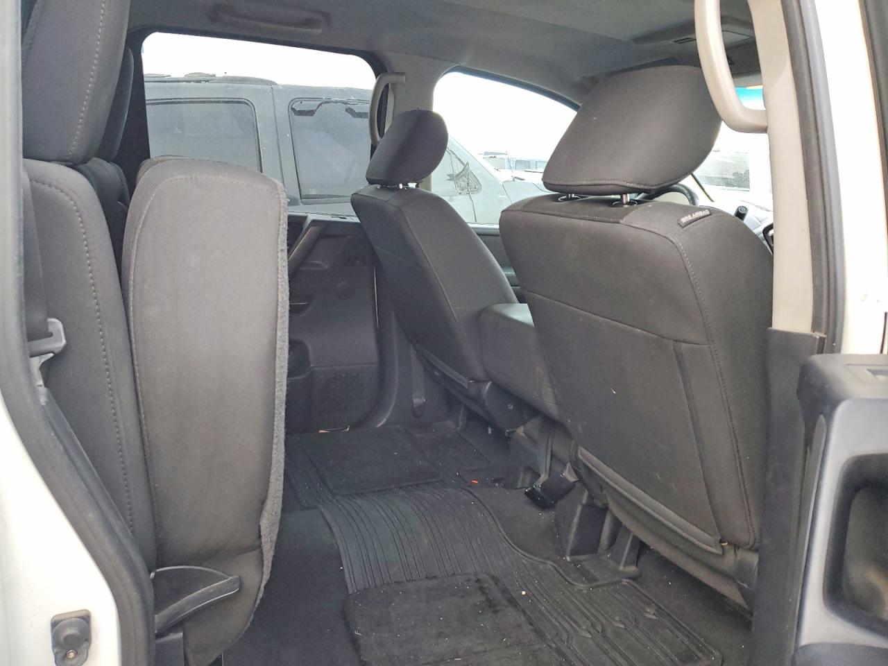 2012 NISSAN TITAN S photo 11