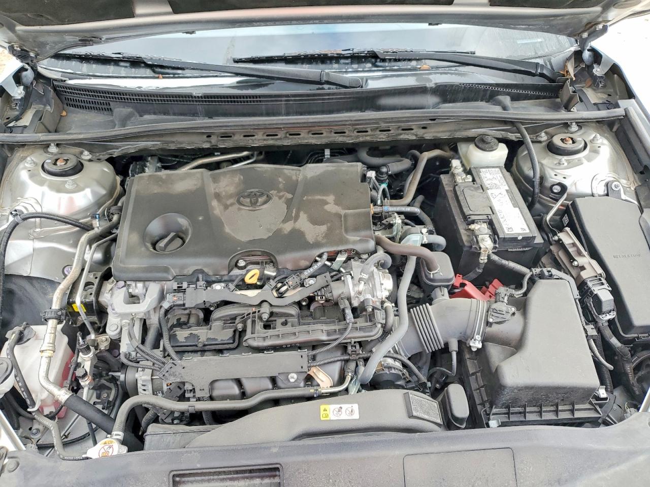 2022 TOYOTA CAMRY LE photo 11