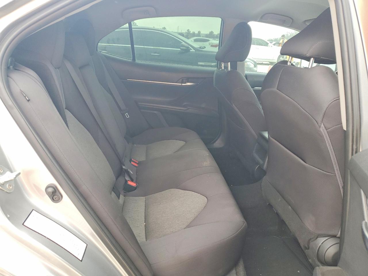 2022 TOYOTA CAMRY LE photo 10