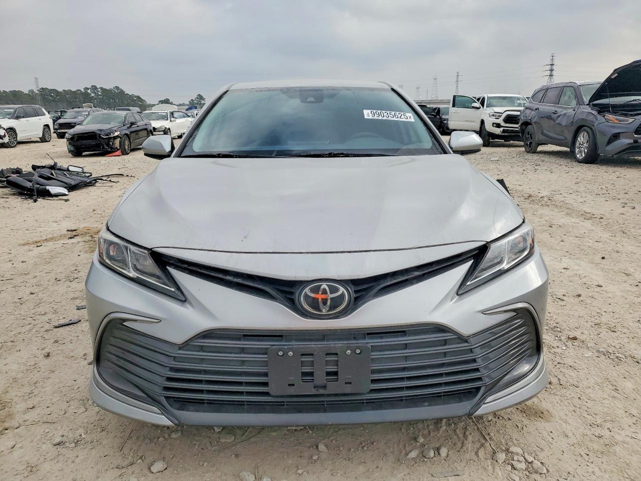 2022 TOYOTA CAMRY LE photo 5