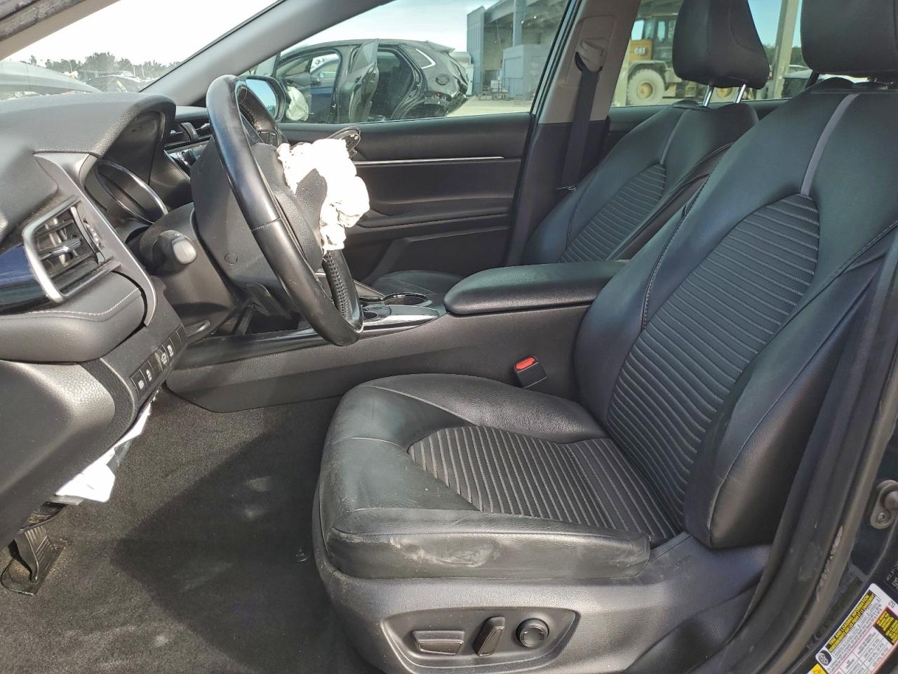 2019 TOYOTA CAMRY L photo 7