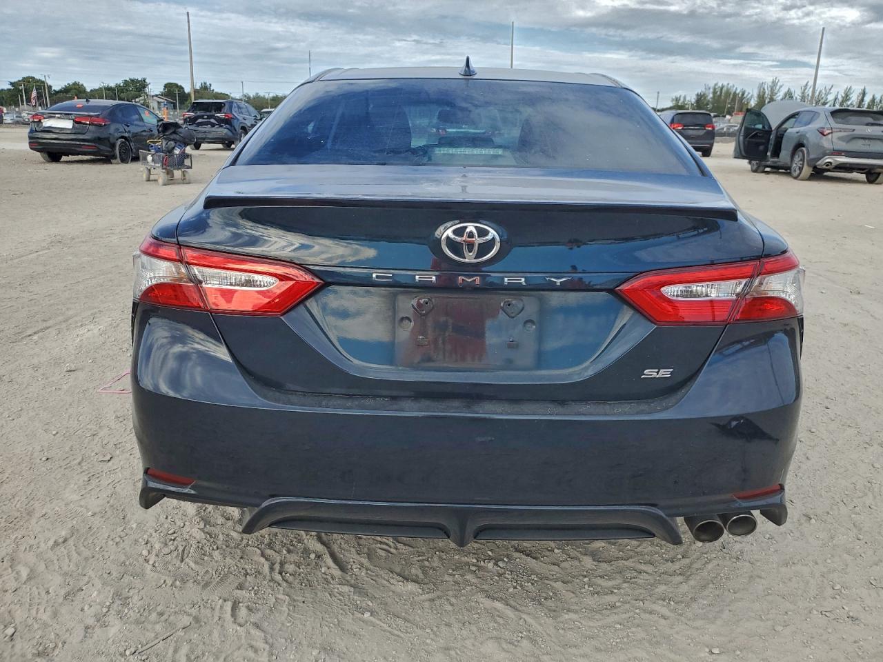 2019 TOYOTA CAMRY L photo 6