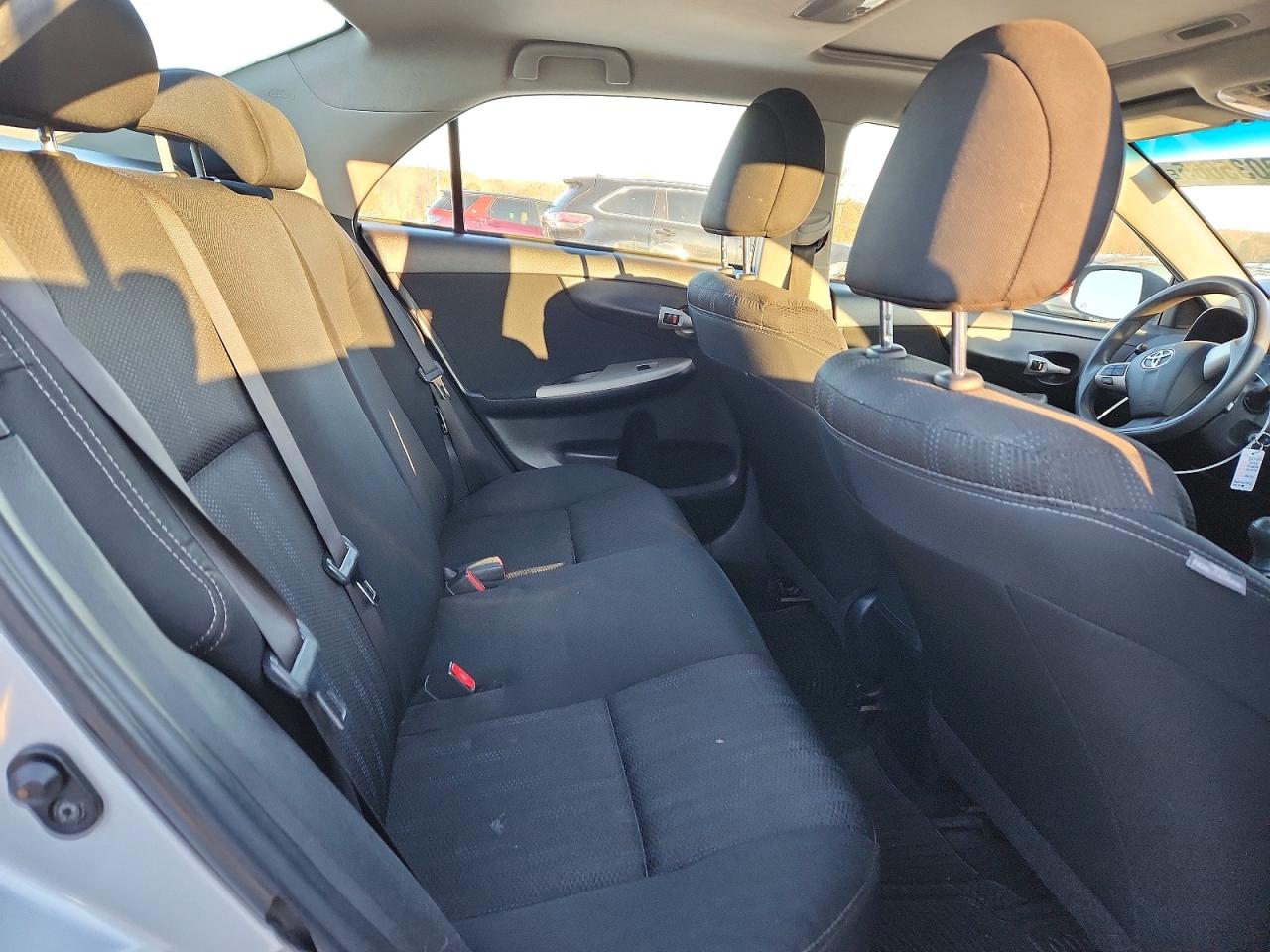 2013 TOYOTA COROLLA BASE photo 10