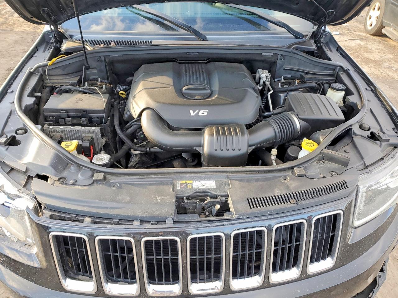 2015 JEEP GRAND CHEROKEE LAREDO photo 12