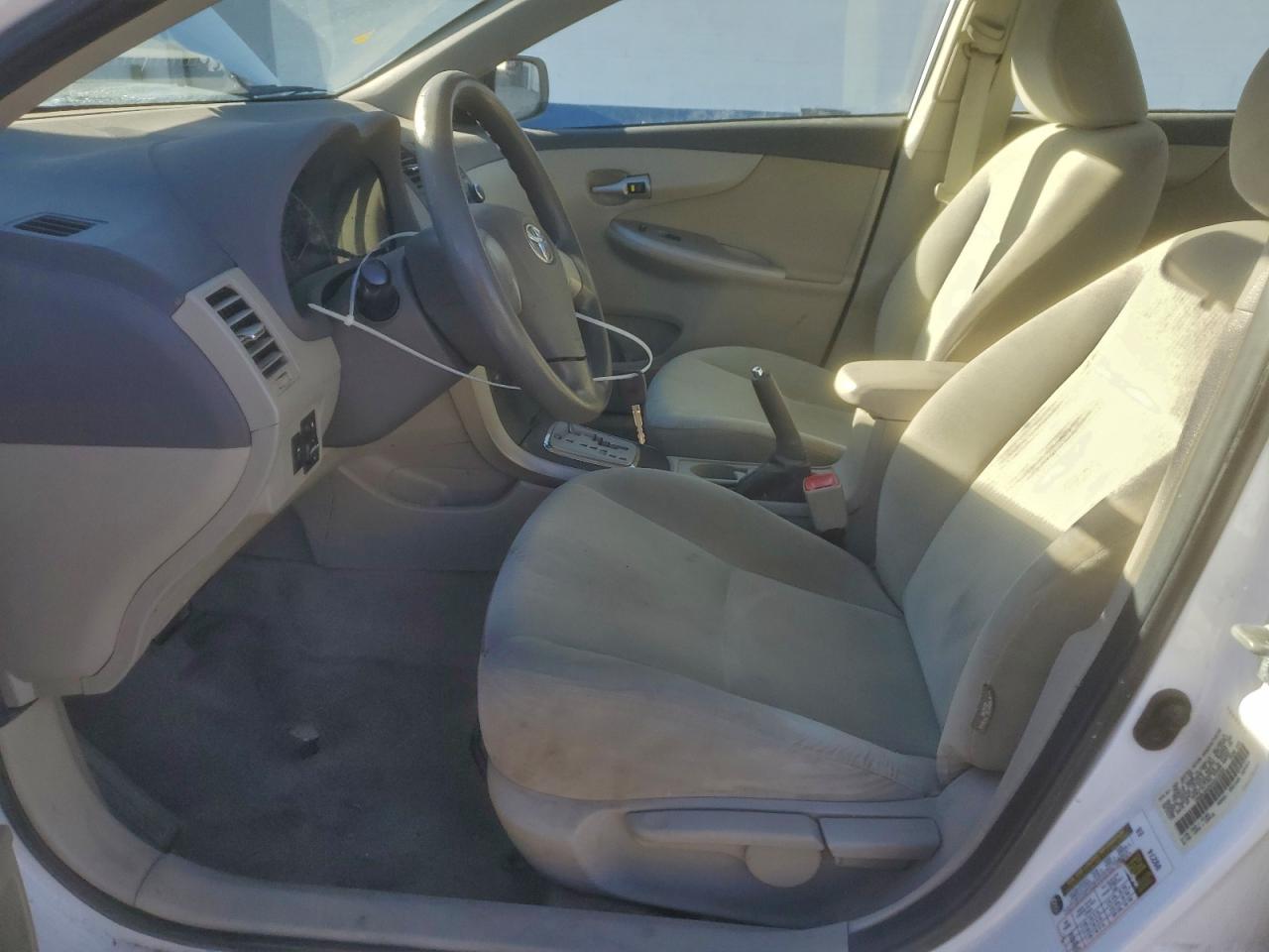2010 TOYOTA COROLLA BASE photo 7