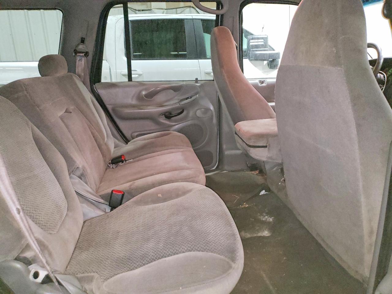 2001 FORD EXPEDITION XLT photo 21