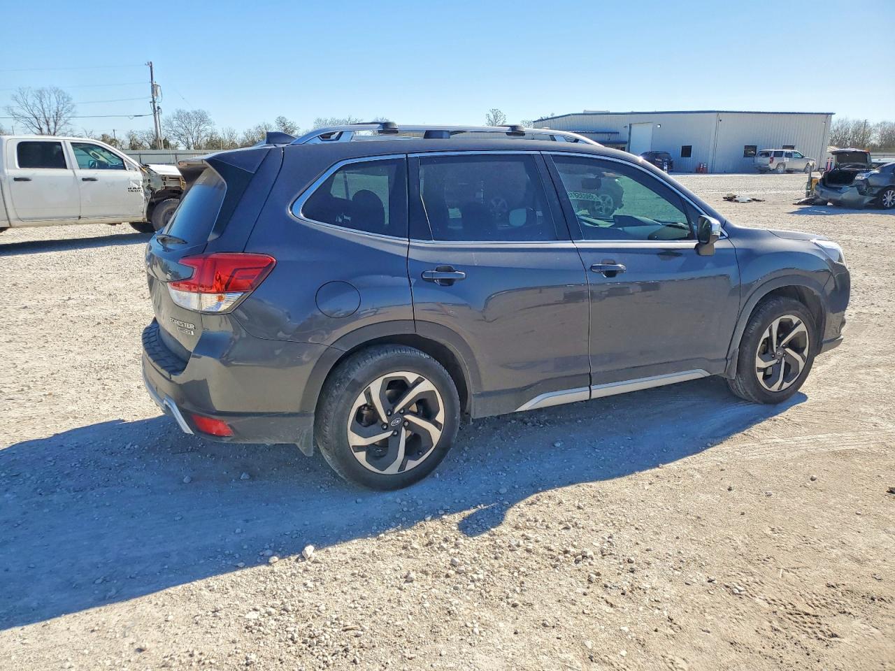 2022 SUBARU FORESTER TOURING photo 3