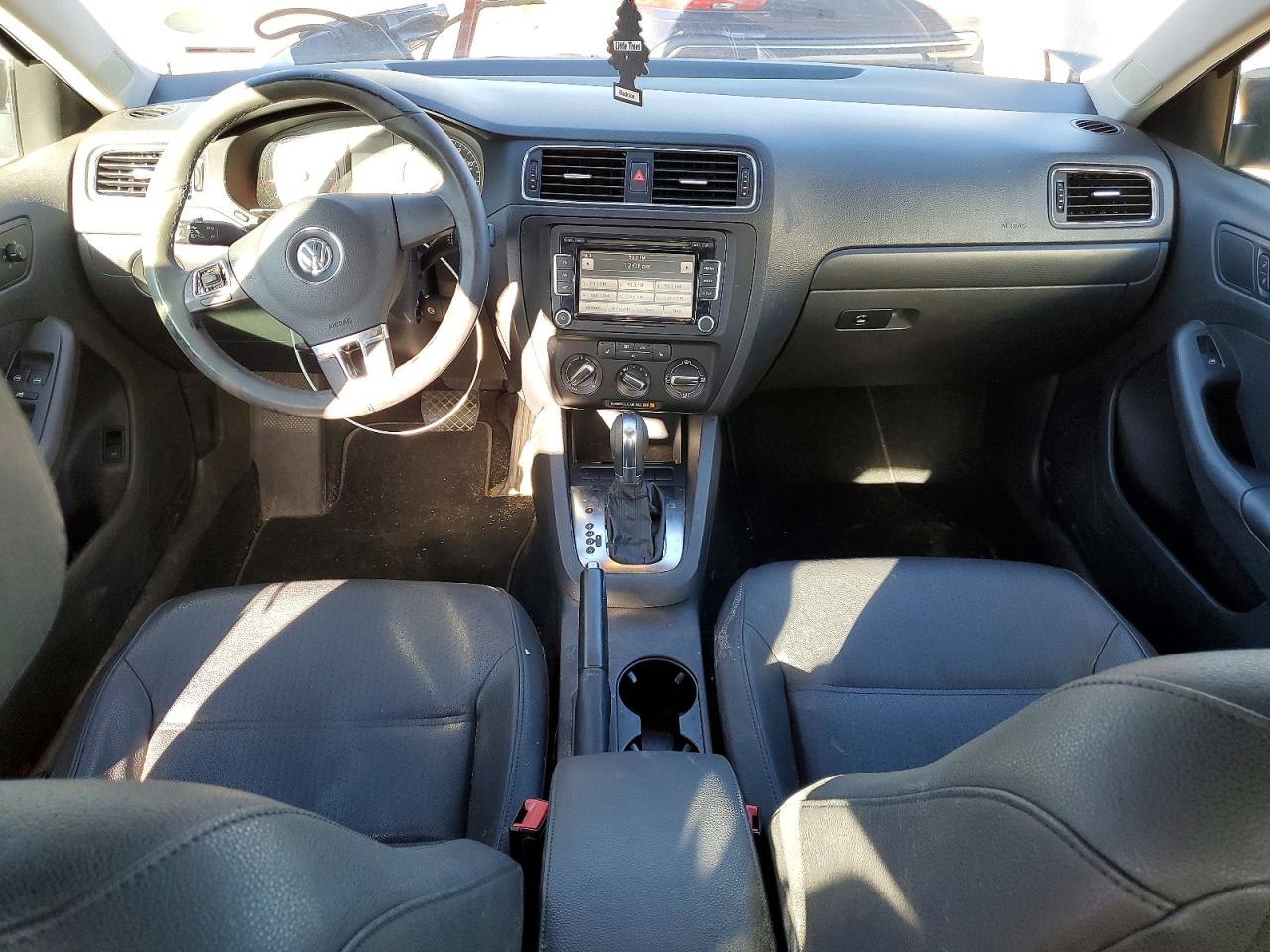 2012 VOLKSWAGEN JETTA photo 8