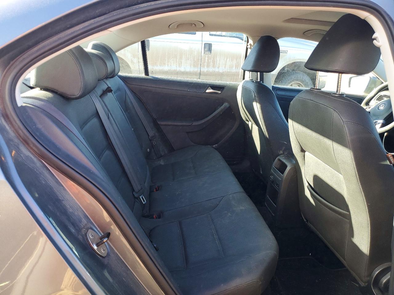 2012 VOLKSWAGEN JETTA photo 10