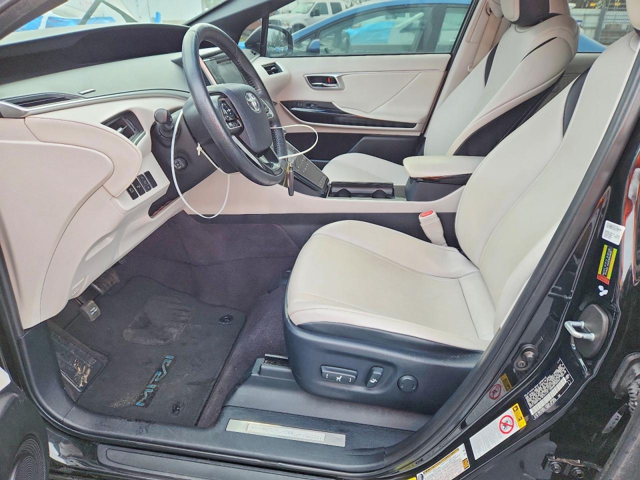 2017 TOYOTA MIRAI photo 7