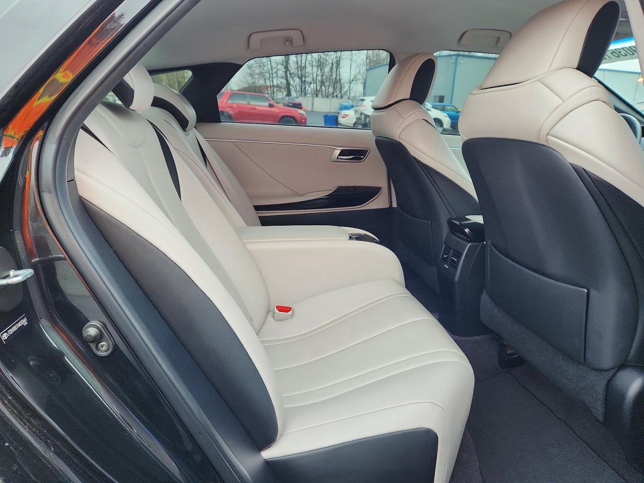 2017 TOYOTA MIRAI photo 10