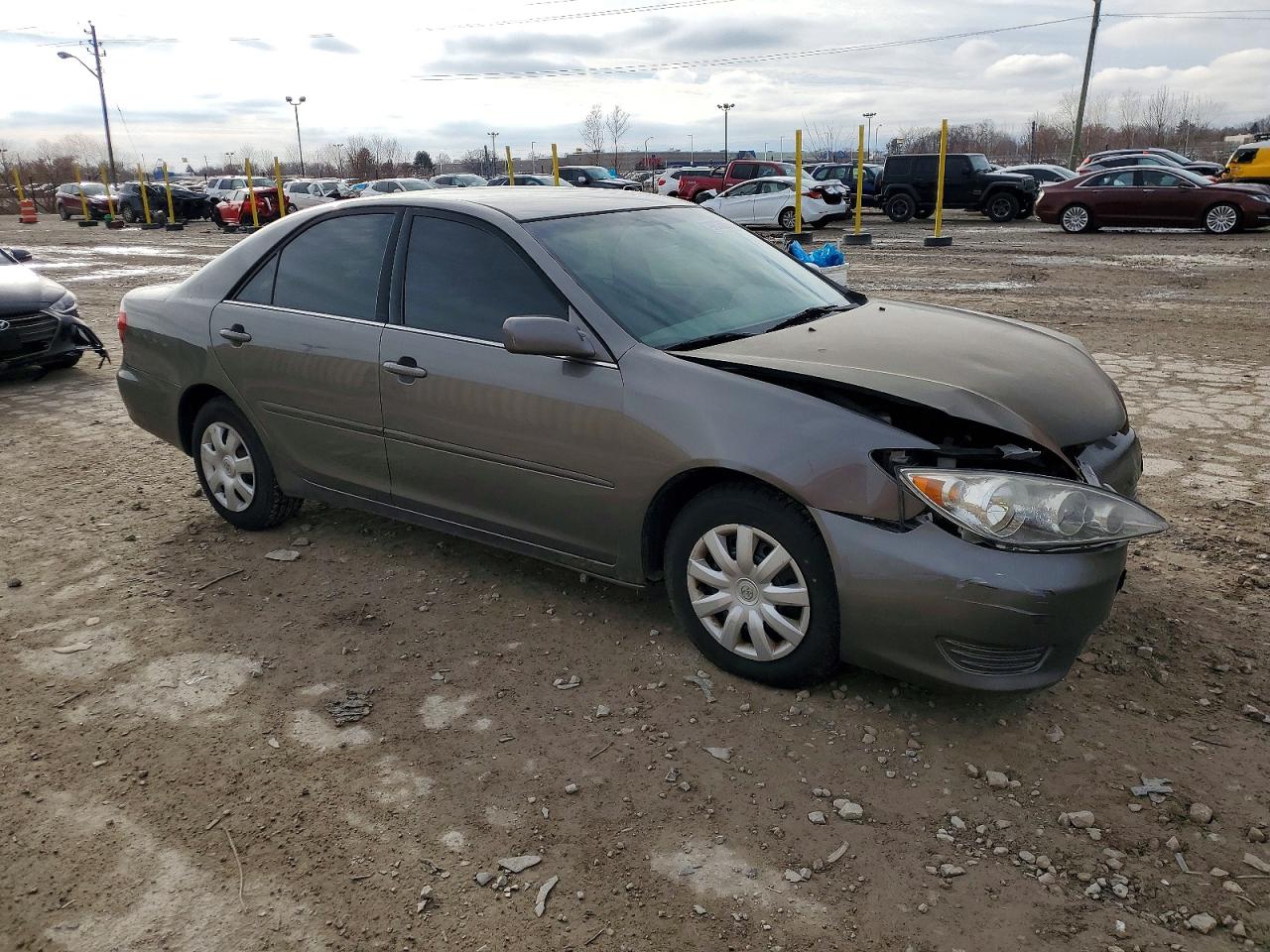 2005 TOYOTA CAMRY LE photo 4