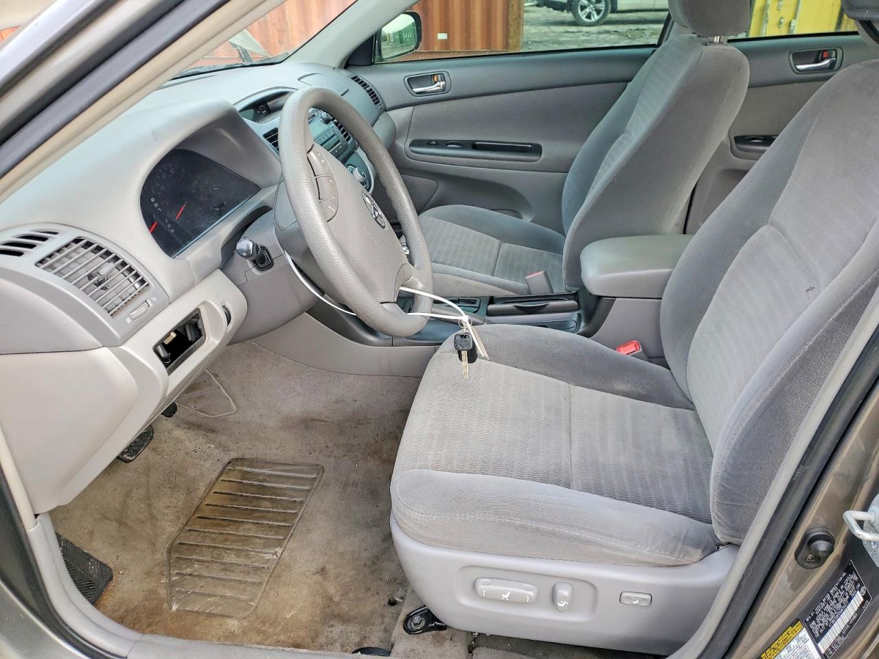 2005 TOYOTA CAMRY LE photo 7