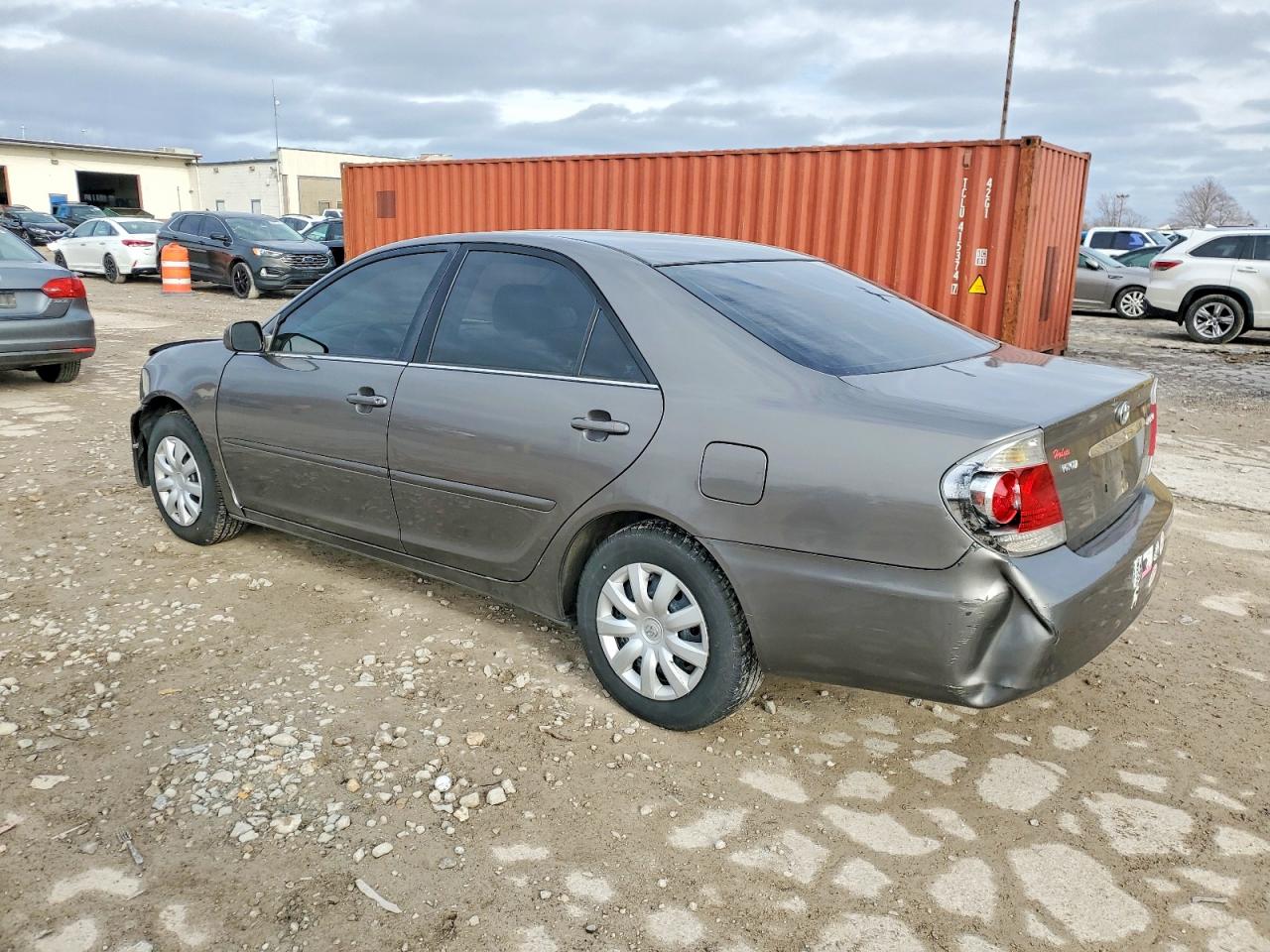 2005 TOYOTA CAMRY LE photo 2
