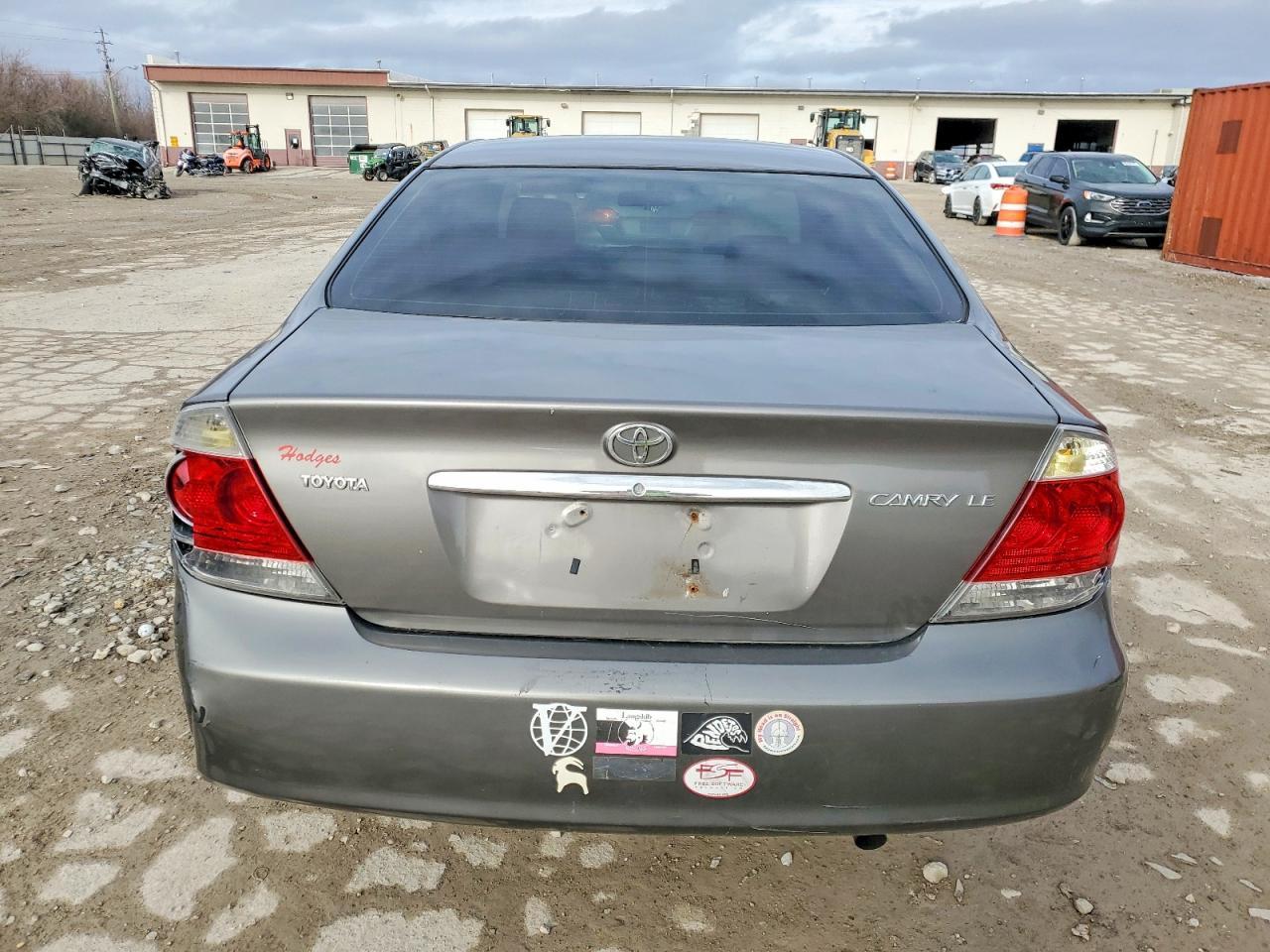 2005 TOYOTA CAMRY LE photo 6