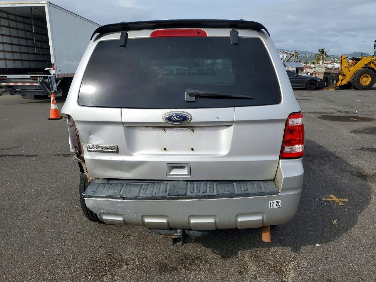 2011 FORD ESCAPE XLT photo 6