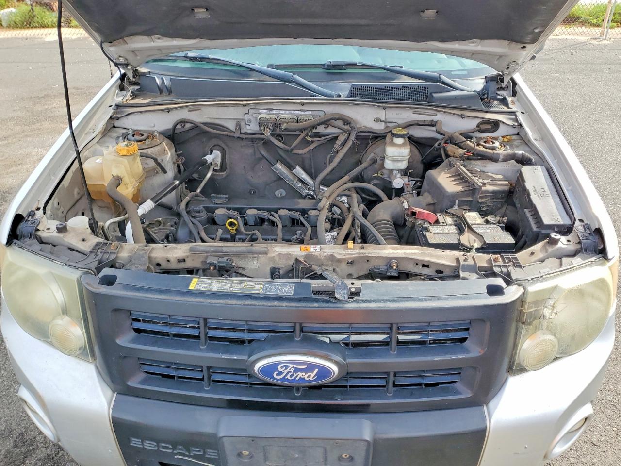 2011 FORD ESCAPE XLT photo 12