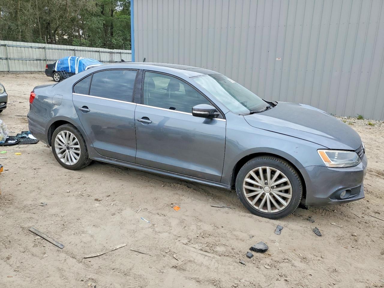 2011 VOLKSWAGEN JETTA SEL photo 4