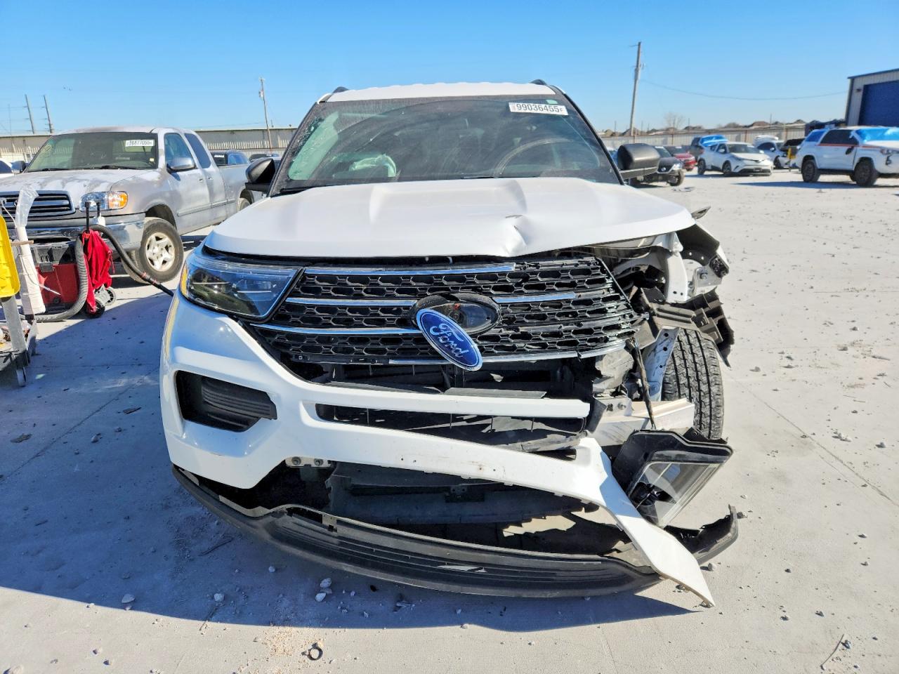 2020 FORD EXPLORER XLT photo 5