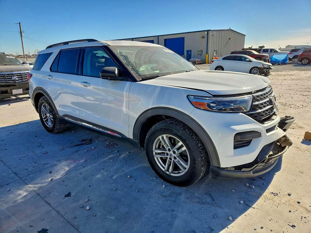 2020 FORD EXPLORER XLT photo 4