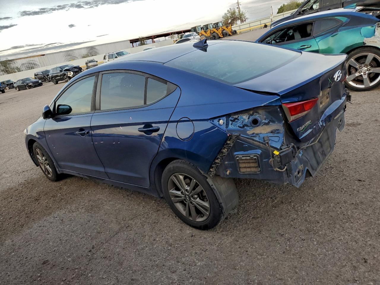 2018 HYUNDAI ELANTRA SEL photo 2