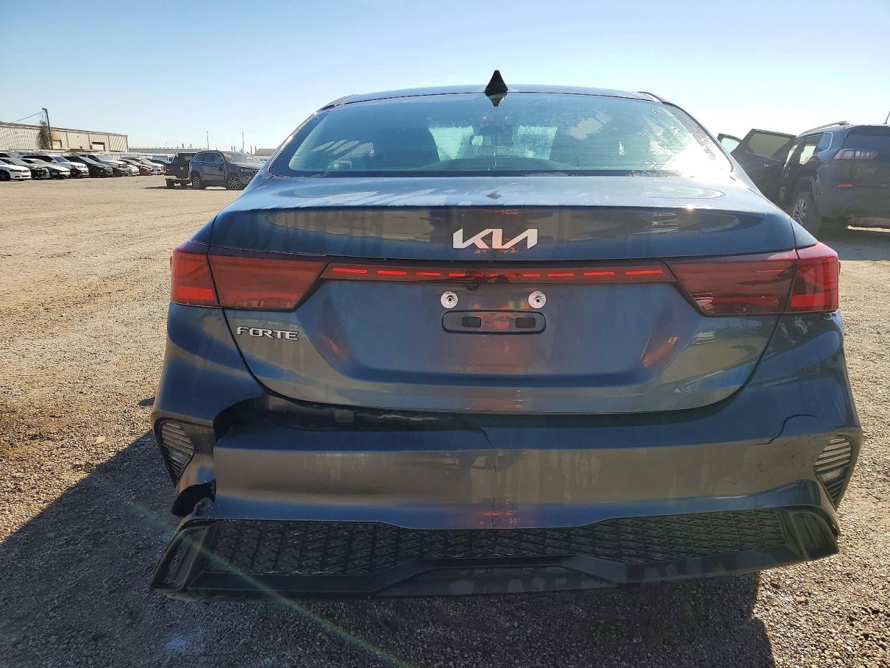 2023 KIA FORTE LX photo 6
