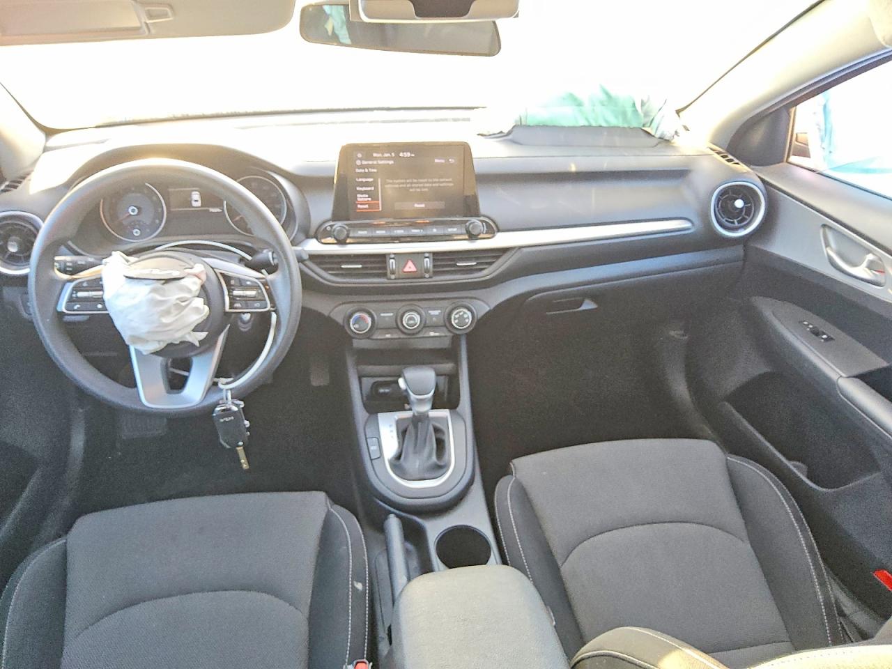 2023 KIA FORTE LX photo 8