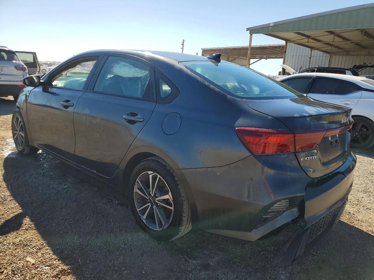 2023 KIA FORTE LX photo 2