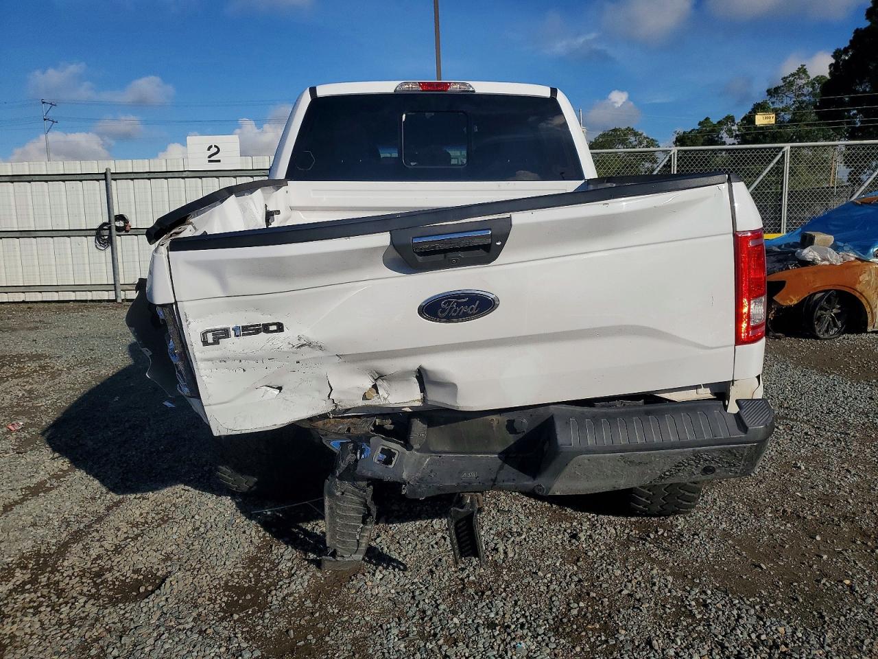 2017 FORD F150 SUPERCREW photo 6