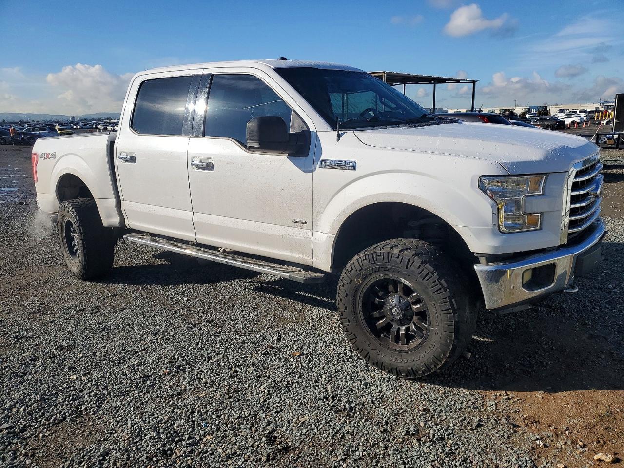 2017 FORD F150 SUPERCREW photo 4