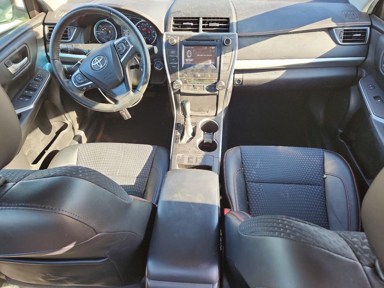 2015 TOYOTA CAMRY HYBRID photo 15